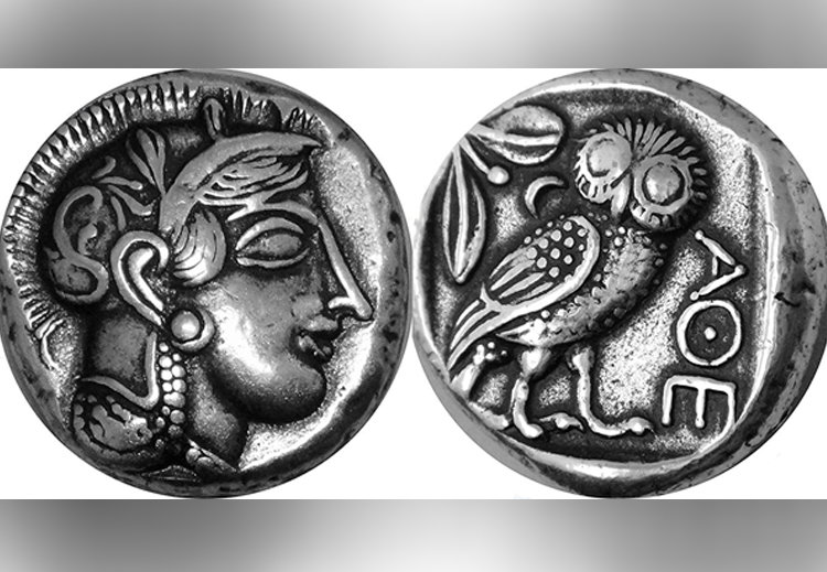عملة فضية أثينية.. رسمت البوم على أحد وجهيها وعلى الآخر وجه الإلهة أثينا