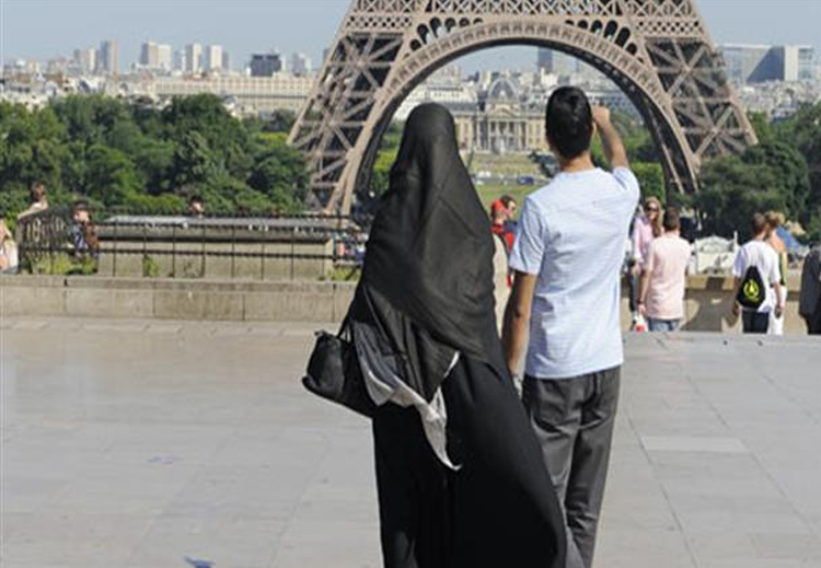 الفرنسيون يعتقدون أنّ 31% من المواطنين مسلمون بينما النسبة تدور في فلك 5% فقط