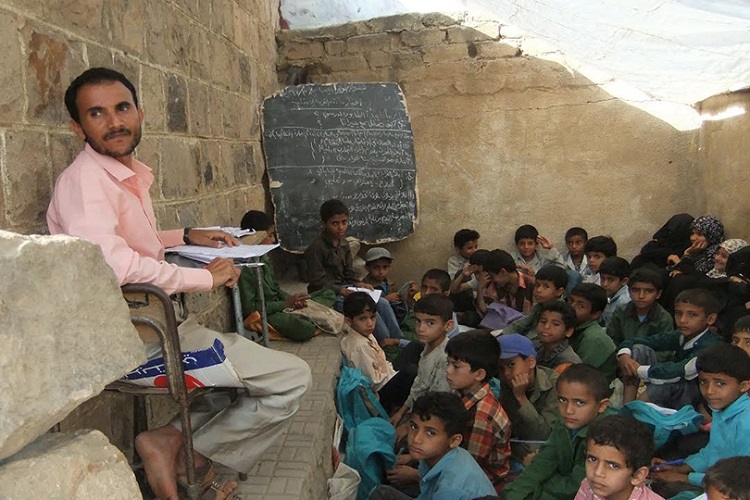تراجع اليمن أكثر من أربعة عقود في مؤشرات التنمية، خاصة في مجالات التعليم والصحة والعمل