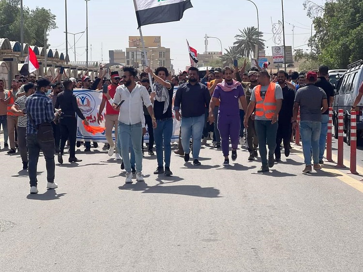 تظاهرة للمحاضرين المجانيين في محافظة ذي قار جنوب العراق