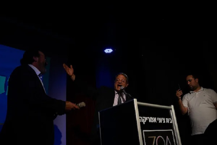 إيتمار بن غفير في تل أبيب خلال الحملة الانتخابية