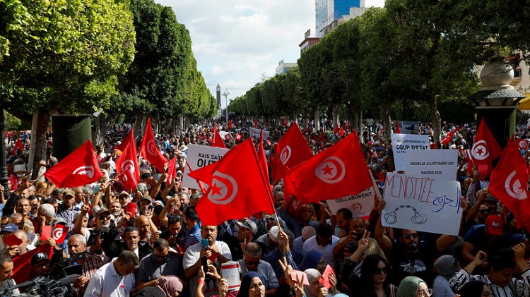 تُعدّ &quot;الحركات الاجتماعية&quot; واحدة من أبرز العبارات التي ظلّت حاضرة بقوة في &quot;معجم&quot; ما بعد الثورة التونسية