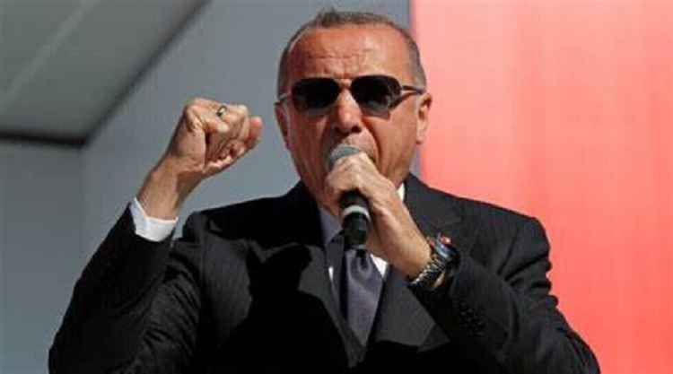 قال أردوغان إنّ التّقرير كشف عن «سرّ من أسرار الدّولة» وصرّح للتّلفزيون الحكوميّ أنّ «الشّخص الذي كتب هذه المقالة سيدفع ثمنها غالياً