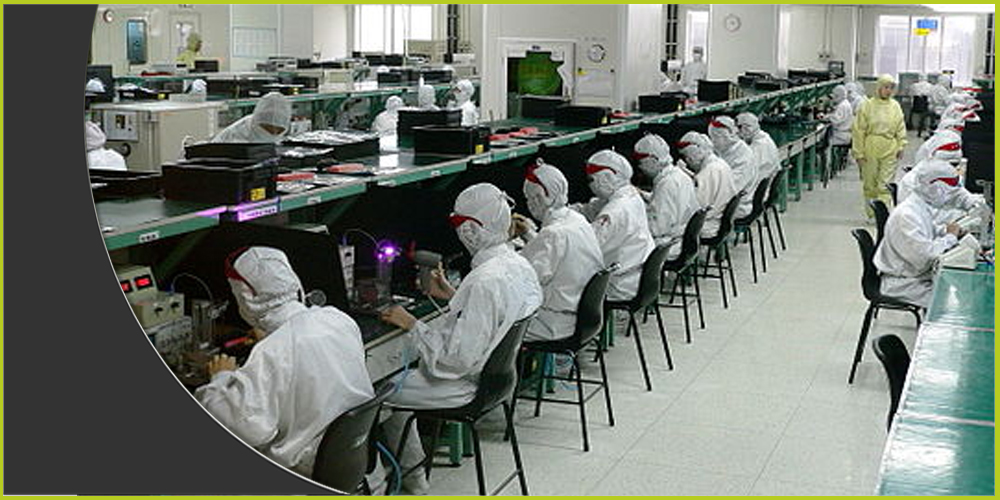 عمال في مصنع لفوكسكون في الصين