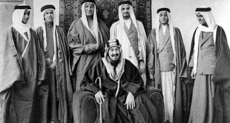 استقبل الراحل المؤسس عبد العزيز القوميين العرب بترحاب