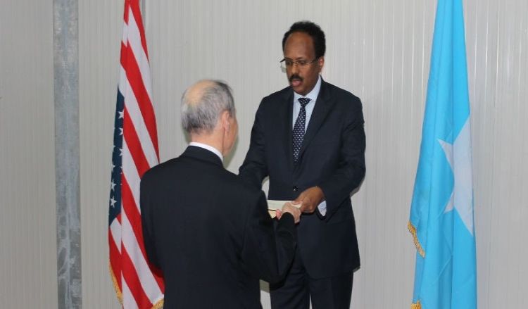 أعادت الولايات المتحدة فتح سفارتها في الصومال مطلع الشهر الجاري