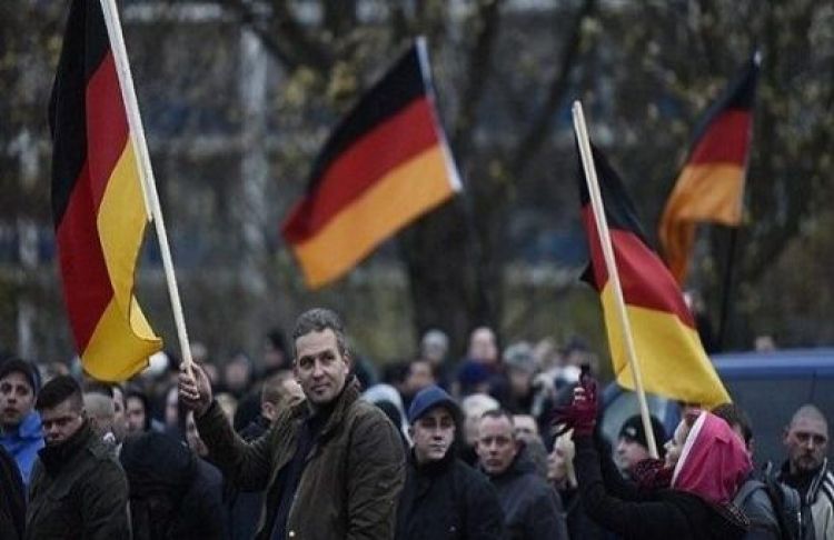 يسعى اليمين المتشدّد لكسر الحظر المفروض عليه في ألمانيا