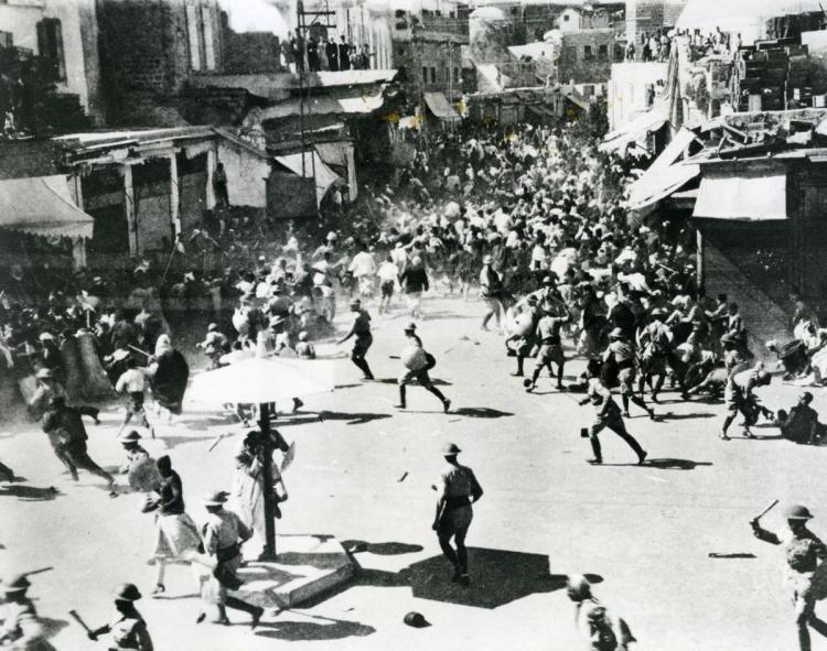 العسكر الإنجليزي يقمع الاحتجاجات الفلسطينية في هبة البراق عام 1929