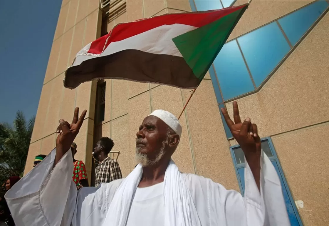 لماذا يريد الإخوان إطالة أمد الحرب؟ سياسيون سودانيون يجيبون