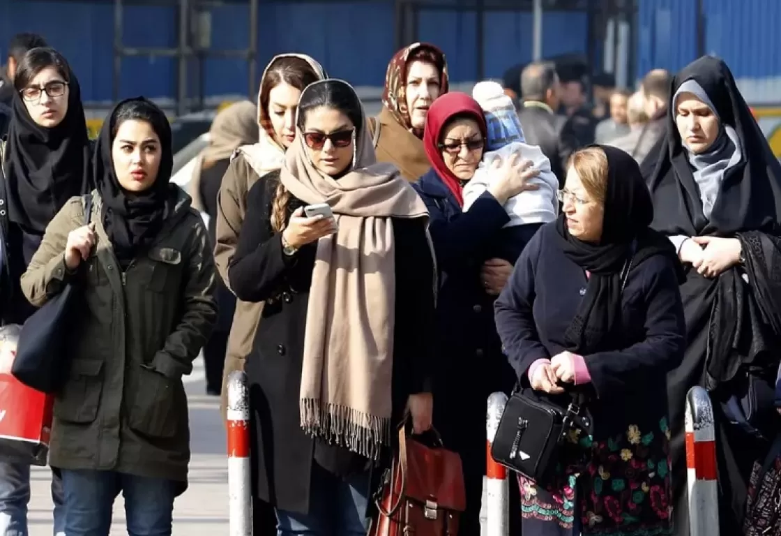 باستخدام تكنولوجيا ذكية... إيران تبدأ إجراءات معاقبة النساء اللواتي ينتهكن قواعد اللباس