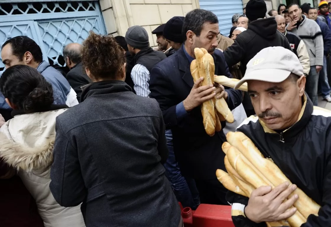 قيادات الإخوان في السجن... من يقف وراء أزمة الخبز في تونس؟