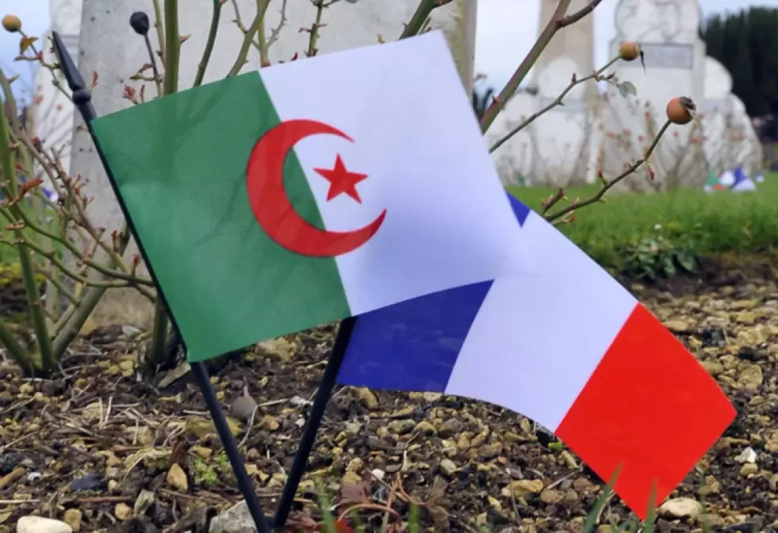  الجزائريون يتداولون أول عملة باللغة الإنجليزية.. ماذا عن رد الفعل الفرنسي؟