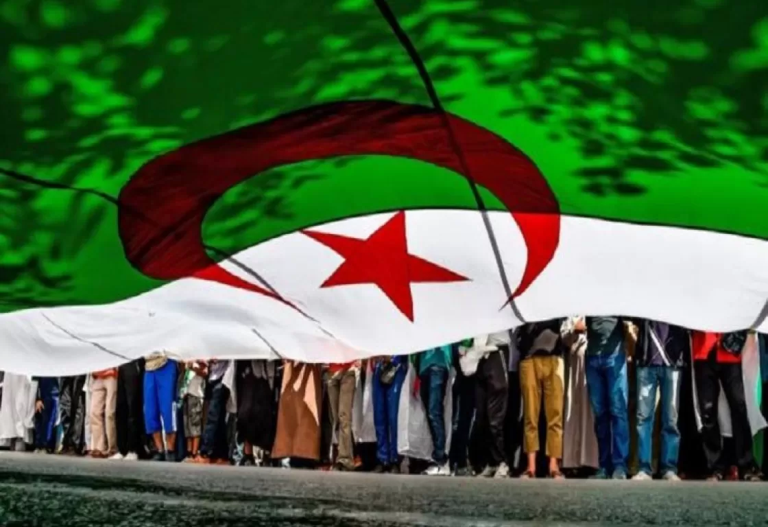 الناشطون للإنقاذيين: &quot;الشعب الجزائري لن يُلدغ من الجُحر مرتين&quot;