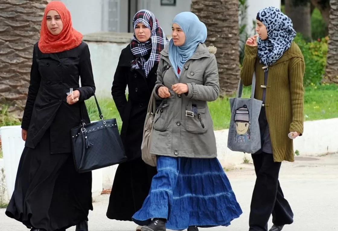 بعد (10) أشهر على وفاة أميني... إيران تشدد حملتها على النساء اللواتي يتحدين قواعد الحجاب