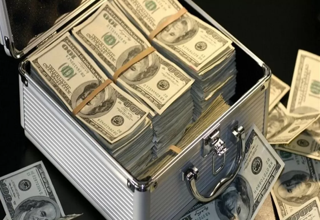  الحوثي يضخ أكثر من (60) مليون دولار مجمدة إلى السوق المصرفية... تفاصيل