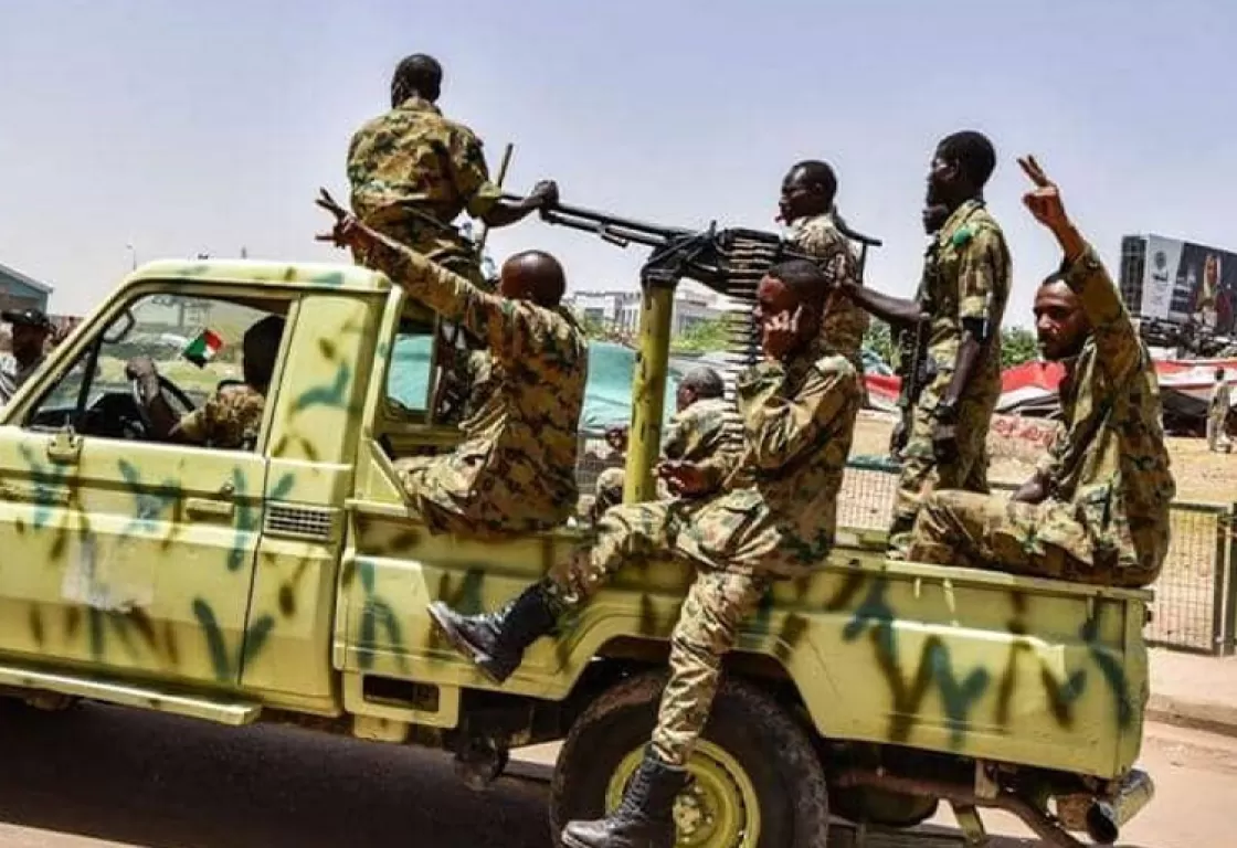 الحرب تشتد في السودان... طرفا الحرب يتقاتلان على مستودعات الأسلحة والوقود بالخرطوم