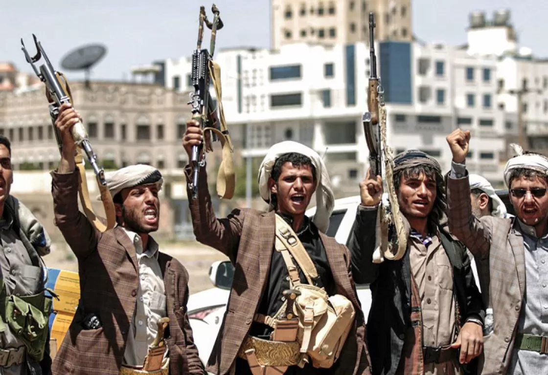 ندوة للحوثيين تواجه انتقادات واسعة.. ما علاقة اللقاحات؟