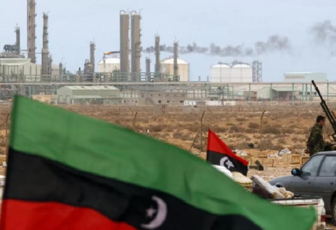 ليبيا: النفط يشعل انقسامات الداخل ويؤجج مطامع الخارج