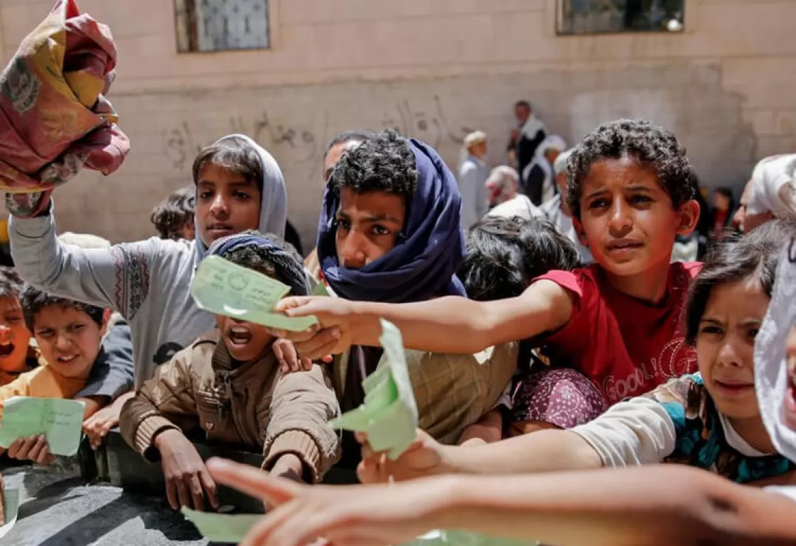  (56) ألف أسرة يدفعون ثمن الخلاف بين الحكومة اليمنية وبرنامج الأغذية العالمي... ما القصة؟