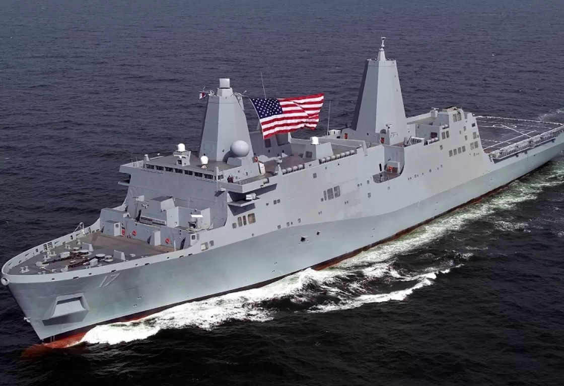 قادمة من إيران إلى اليمن... البحرية الأمريكية تعترض قارباً محملاً بمواد متفجرة
