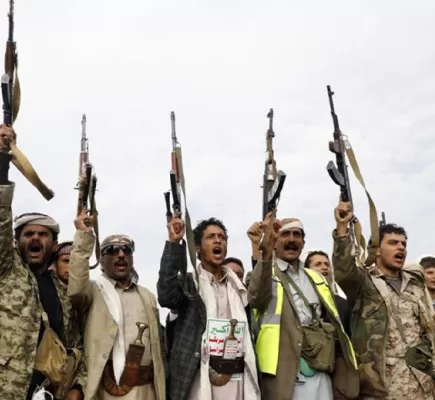 من النموذج الإيراني ونموذج نظام طالبان... الحوثيون يستلهمون قيوداً لخنق اليمنيات