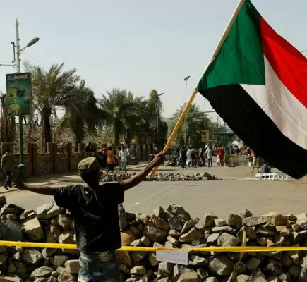 سياسي سوداني يُحذر من عودة &amp;quot;إخوان السودان&amp;quot;... ما القصة؟