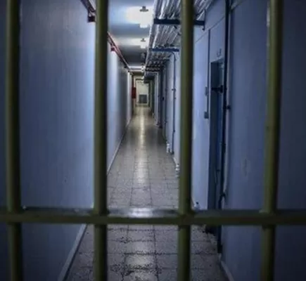 80% من المعتقلين في سجون الحوثي خارج القانون... تفاصيل