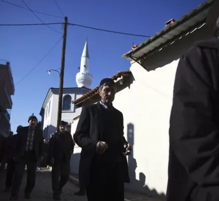ماذا نعرف عن الأقلية المسلمة في اليونان؟