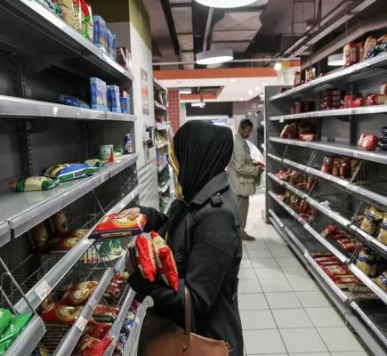 نقص المواد الأساسية وارتفاع الأسعار في تونس: أزمة حقيقية أم افتعال للأزمات؟