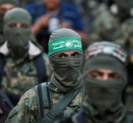 حماس وقطر تُعلقان على إطلاق سراح المحتجزتين الأمريكيتين