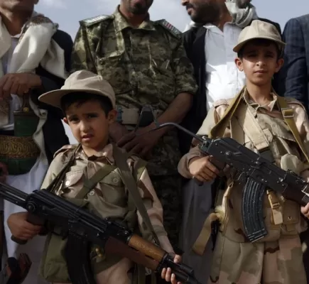 جرائم ضد الطفولة... الحوثي يخضع (700) ألف طفل للتعبئة الجهادية المتطرفة