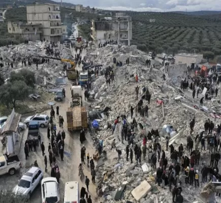 مآسي الزلزال.. سوريون يرون معاناتهم في انقاذ الضحايا بعفرين