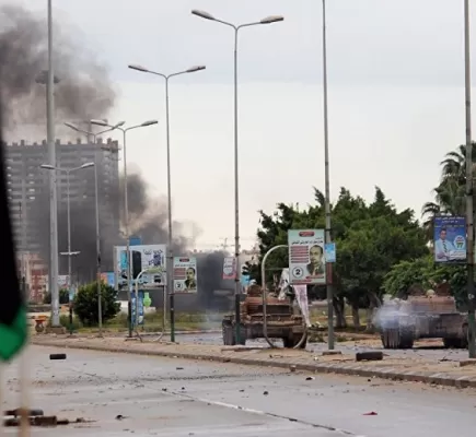 اشتباكات عنيفة بين أكبر مجموعتين مسلحتين بطرابلس يهدد استقرار ليبيا