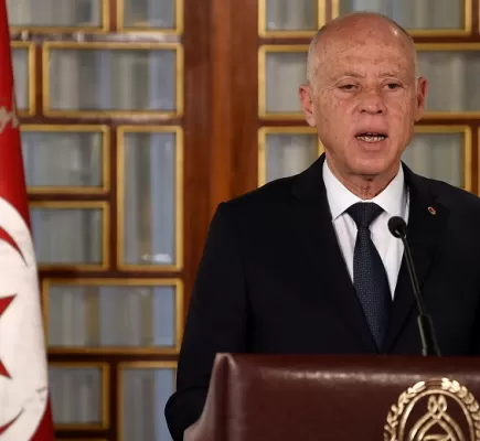 الرئيس التونسي يصف شروط النقد الدولي بـ &quot;عود الثقاب&quot;... لماذا؟