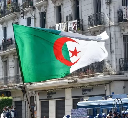 ماذا يقصد إخوان الجزائر بمشروع قانون تجريم التطبيع؟
